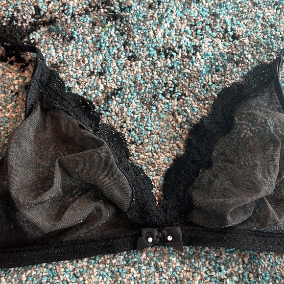 Vintage Black Sheer Lace Pearl Bow Bra - Picture 3 of 10